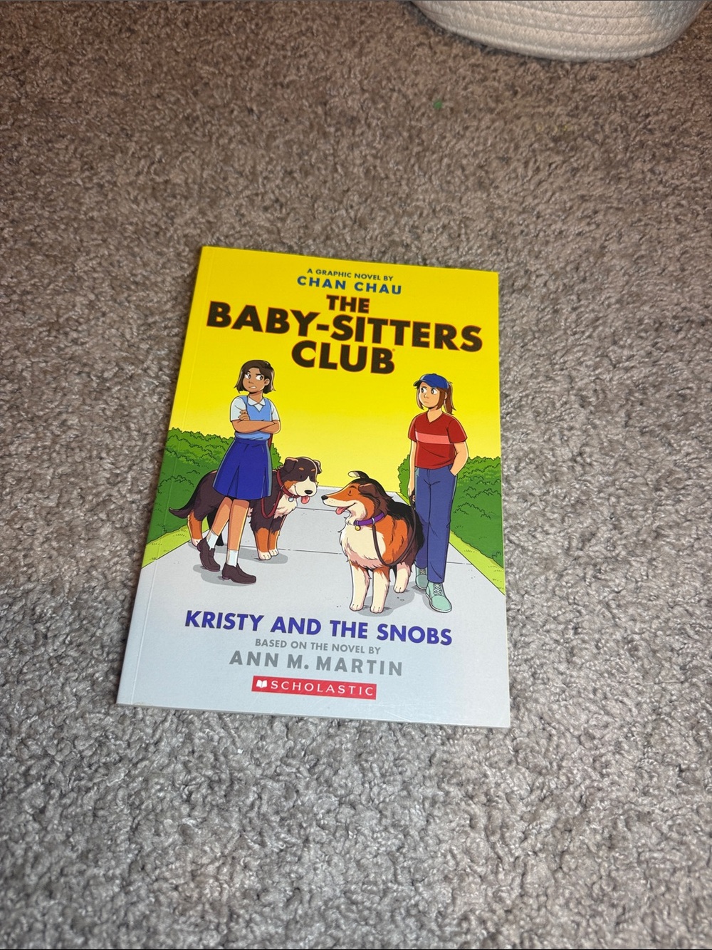 Scholastic The Baby-Sitters Club - Yellow Illustrated Cover